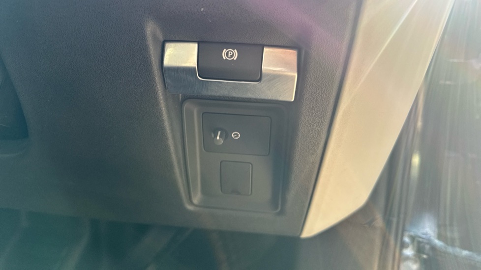 Land Rover Defender 110 3.0 D250 Xs Edition 110 7 Seat Silver #48