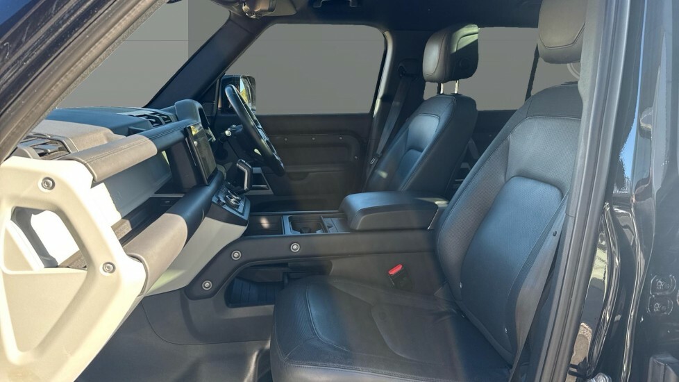 Land Rover Defender 110 X-dynamic Hse Black #3