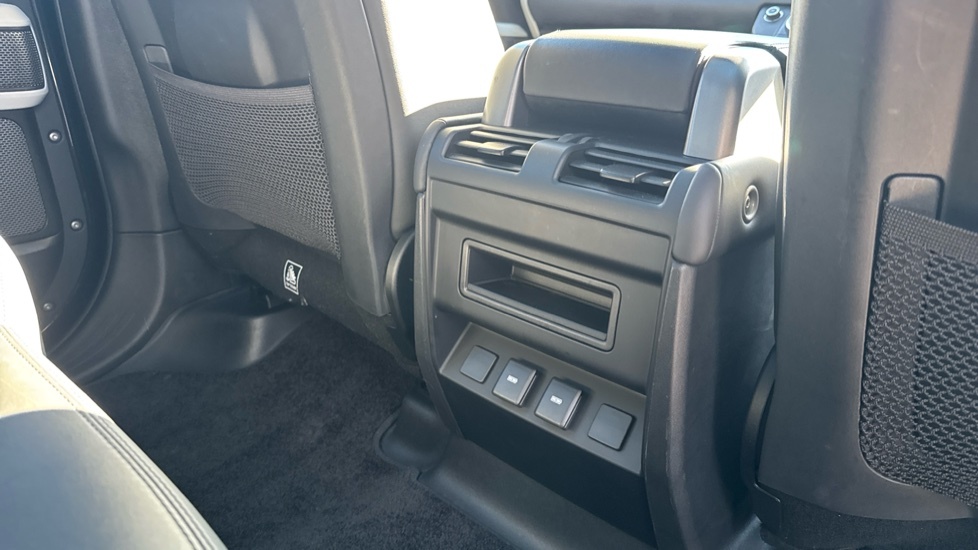 Land Rover Defender 110 3.0 D250 Xs Edition 110 7 Seat Silver #18