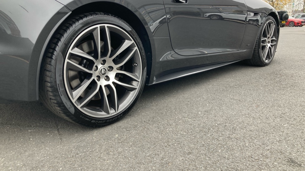 Jaguar F-Type R-dynamic Black Blue #36