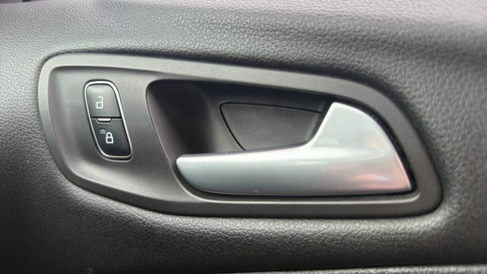 Ford Kuga 1.5 Tdci Zetec Suv Euro 6 Ss White #21