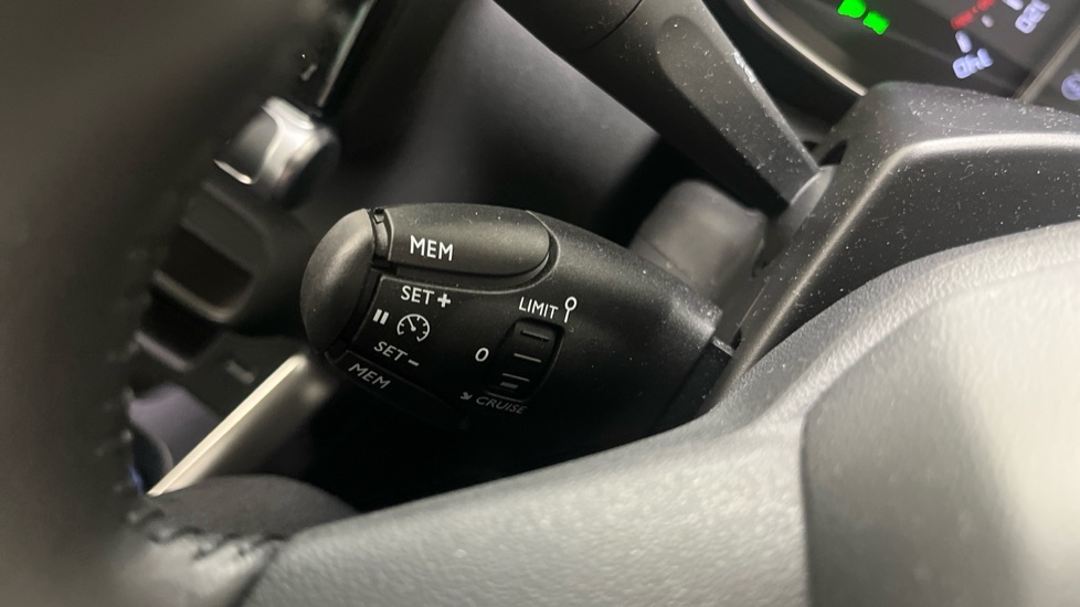 Citroen C3 Aircross 1.2 Puretech 130 Max Eat6 White #28
