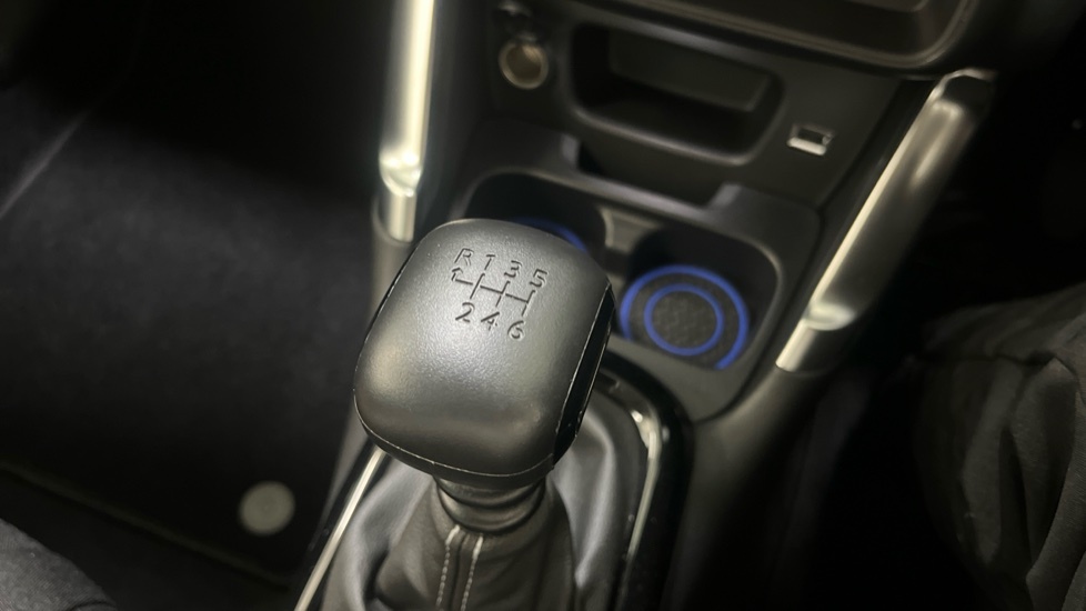 Citroen C3 Aircross 1.2 Puretech 130 Max Eat6 White #37