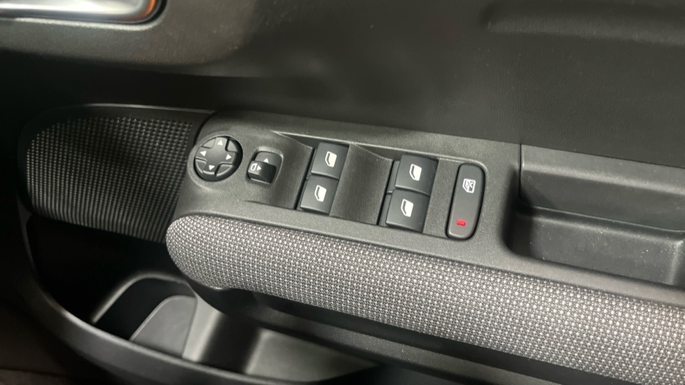 Citroen C3 Aircross 1.2 Puretech 130 Max Eat6 White #24