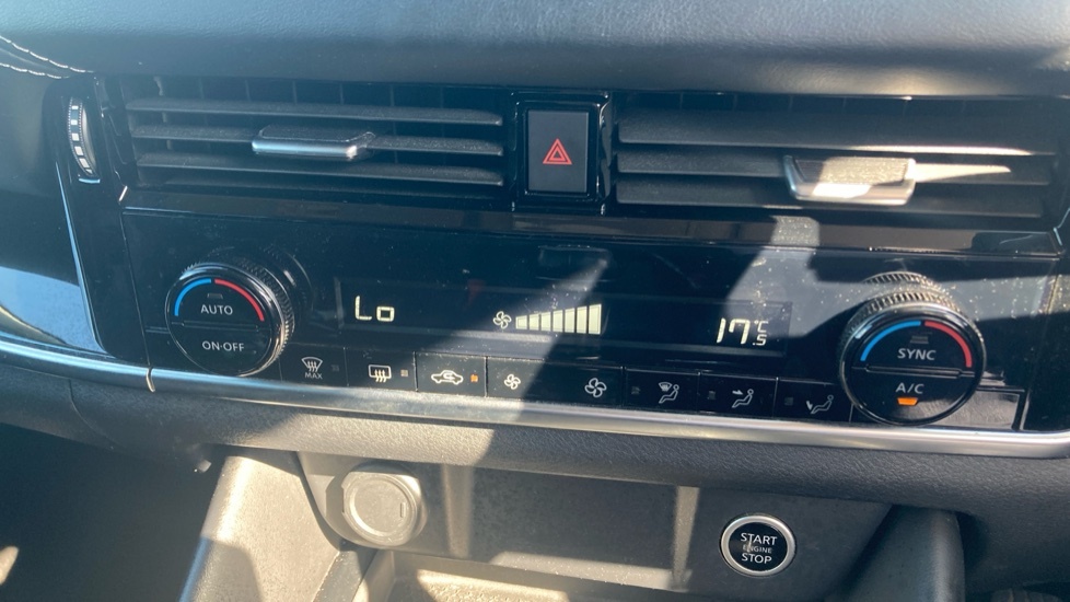 Nissan Qashqai 1.3L N-connecta Black #24
