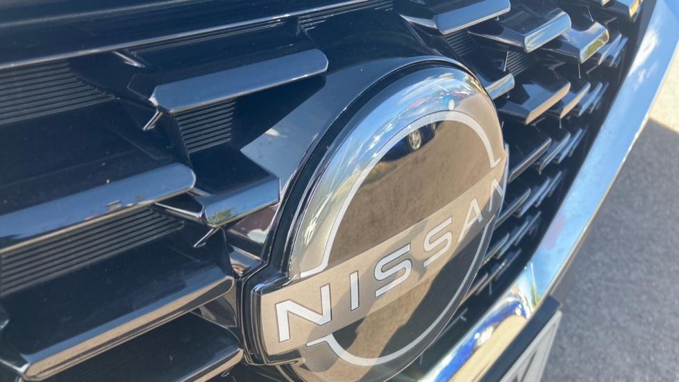 Nissan Qashqai 1.3L N-connecta Black #8
