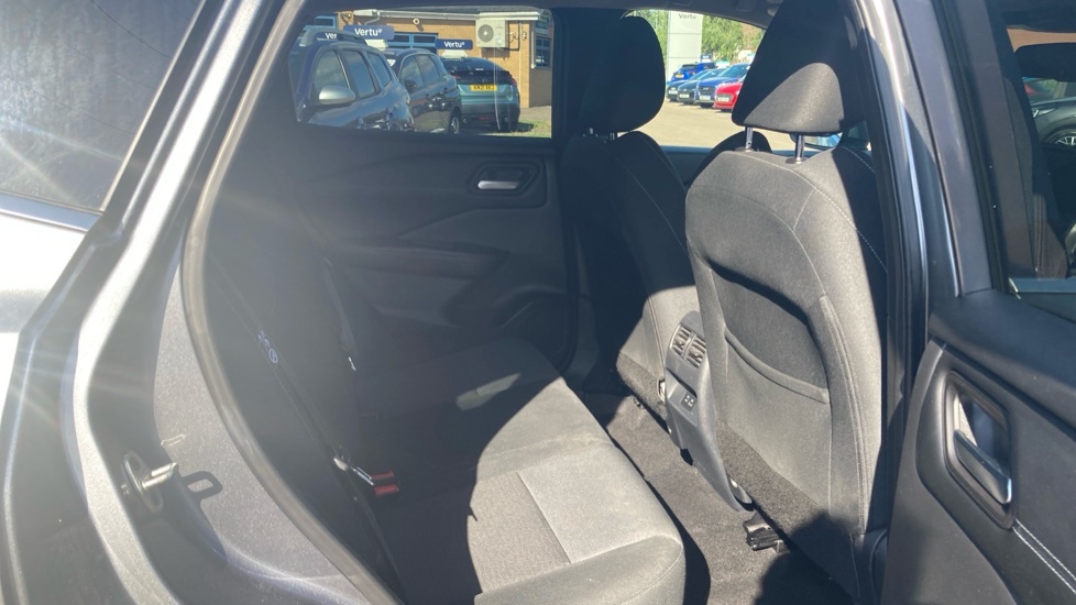 Nissan Qashqai 1.3L N-connecta Black #16