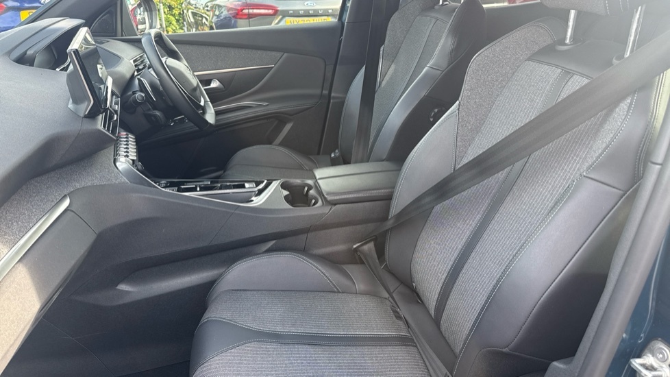 Peugeot 3008 Allure Premium Blue #40