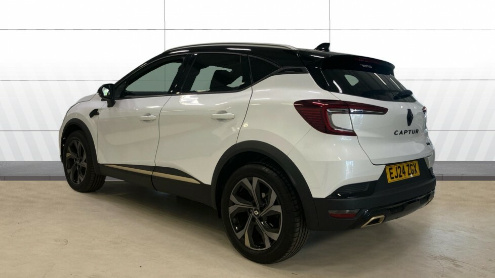 Renault Captur Engineered Black #2