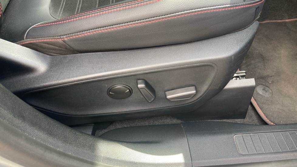 Ford Kuga Kuga St-line Edition 2.5L Duratec Fhev 190P Blue #30