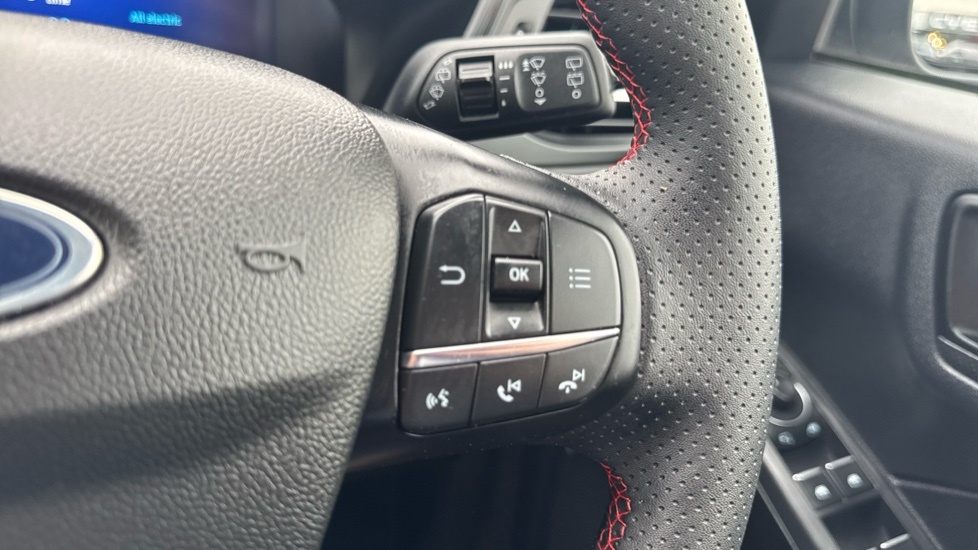 Ford Kuga Kuga St-line Edition 2.5L Duratec Fhev 190P Red #22
