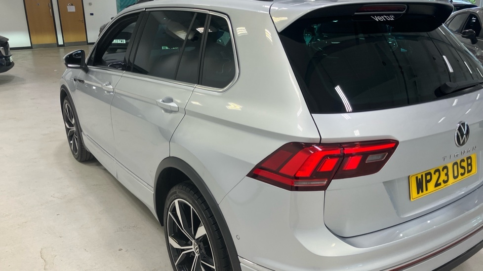 Volkswagen Tiguan 2.0 Tdi Life Black #37