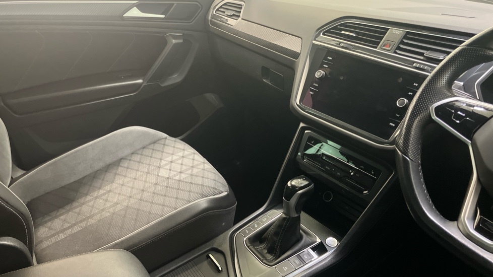 Volkswagen Tiguan 2.0 Tdi Life Black #14