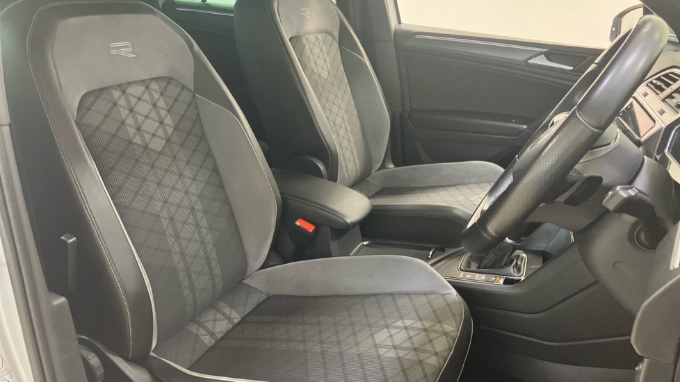 Volkswagen Tiguan 2.0 Tdi Life Black #34