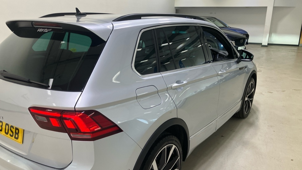 Volkswagen Tiguan 2.0 Tdi Life Black #35