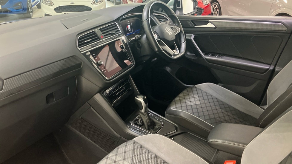 Volkswagen Tiguan 2.0 Tdi Life Black #9