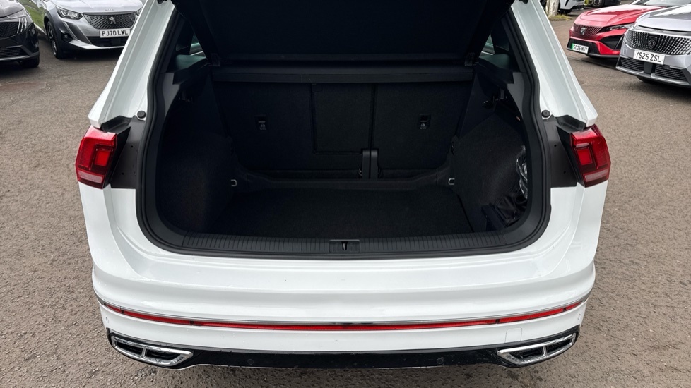 Volkswagen Tiguan R-line MD21WML White #4