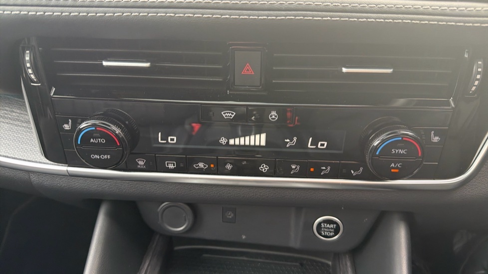 Nissan Qashqai 1.3 Dig-t Mh 158 N-connecta Xtronic Silver #32
