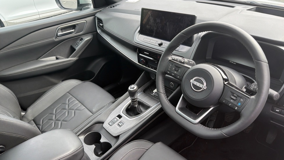 Nissan Qashqai 1.3 Dig-t Mh 158 N-connecta Xtronic Silver #11