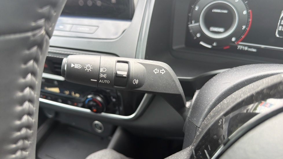 Nissan Qashqai 1.3 Dig-t Mh 158 N-connecta Xtronic Silver #28