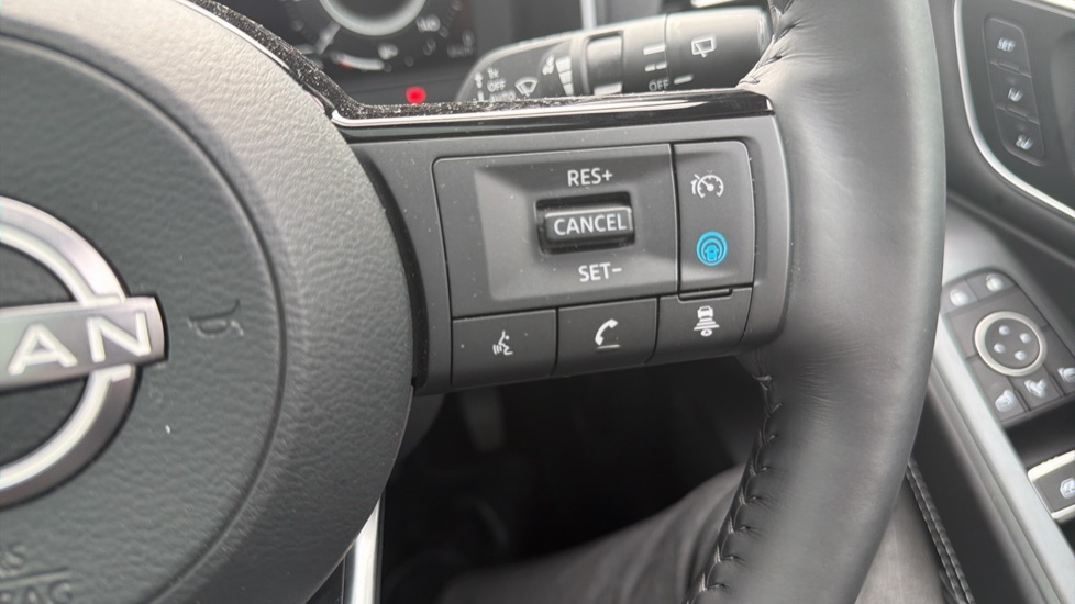 Nissan Qashqai 1.3 Dig-t Mh 158 N-connecta Xtronic Silver #26