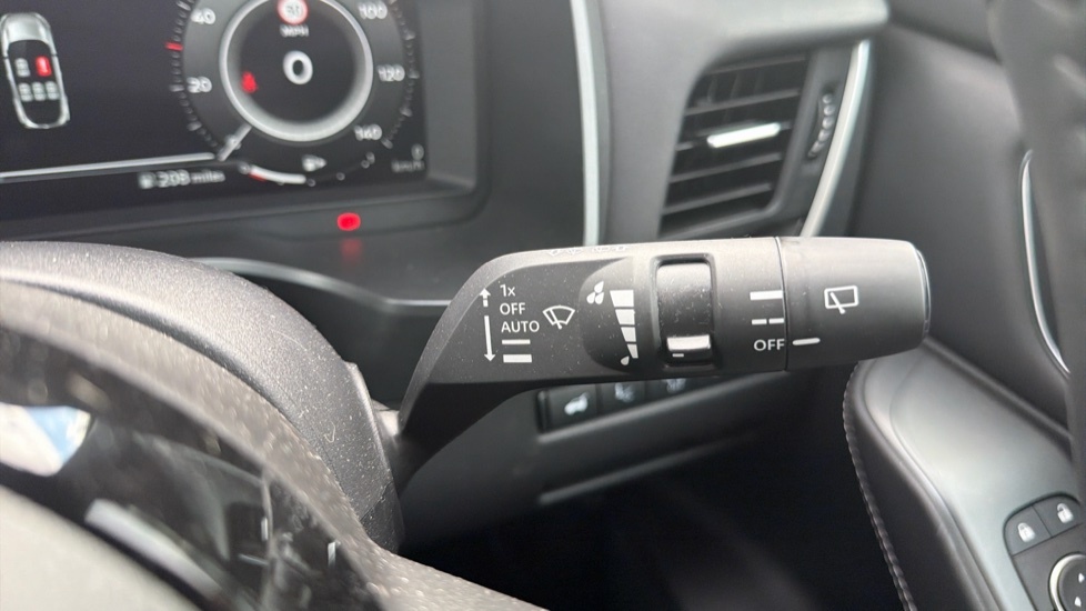 Nissan Qashqai 1.3 Dig-t Mh 158 N-connecta Xtronic Silver #29