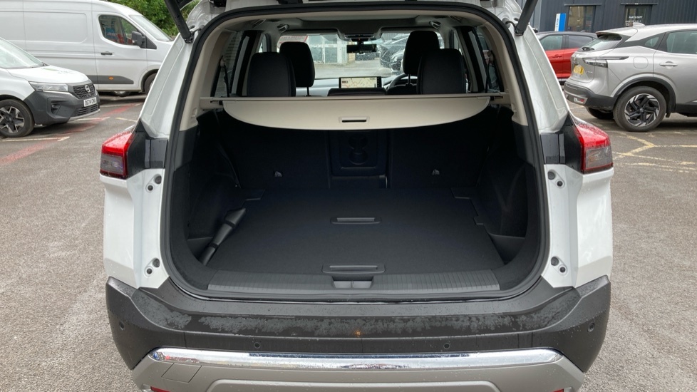 Nissan X-Trail Tekna White #4