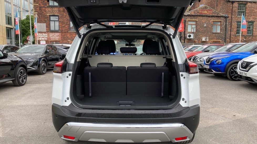 Nissan X-Trail Tekna White #4