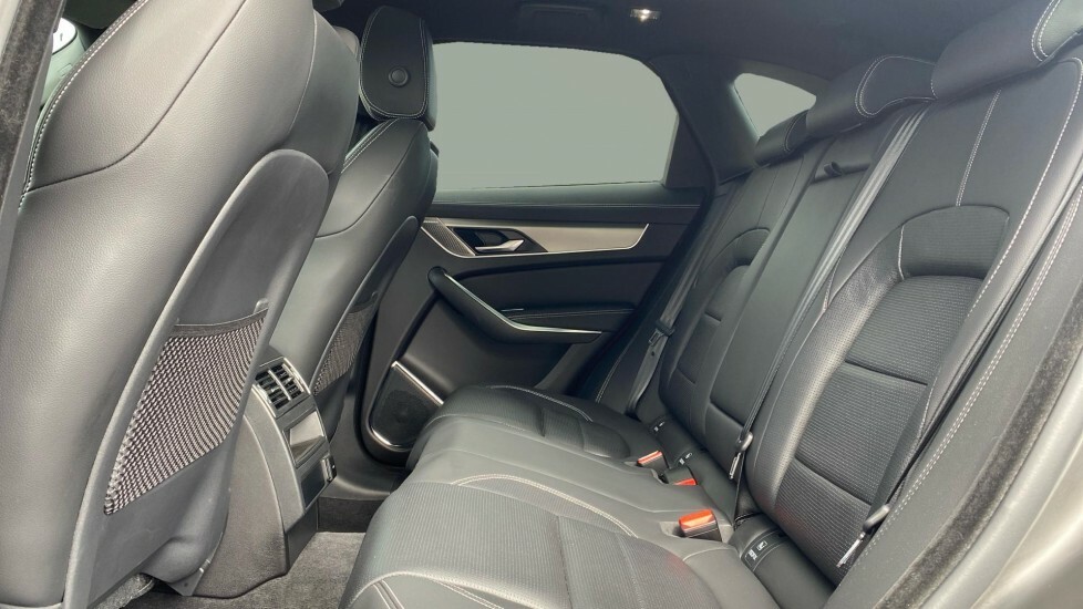 Jaguar F-Pace R-dynamic Se Black Red #4