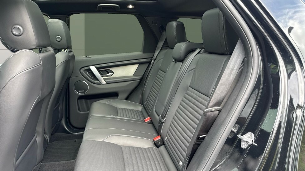 Land Rover Discovery Sport Dynamic Se Black #4