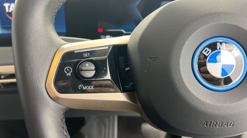 BMW iX 240Kw Xdrive40 M Sport 76.6Kwh Sky White #17