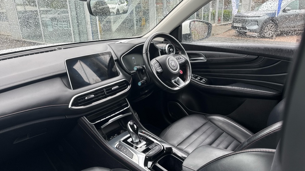MG HS 1.5 T-gdi 16.6 Kwh Excite Suv Plug-in H Red #9
