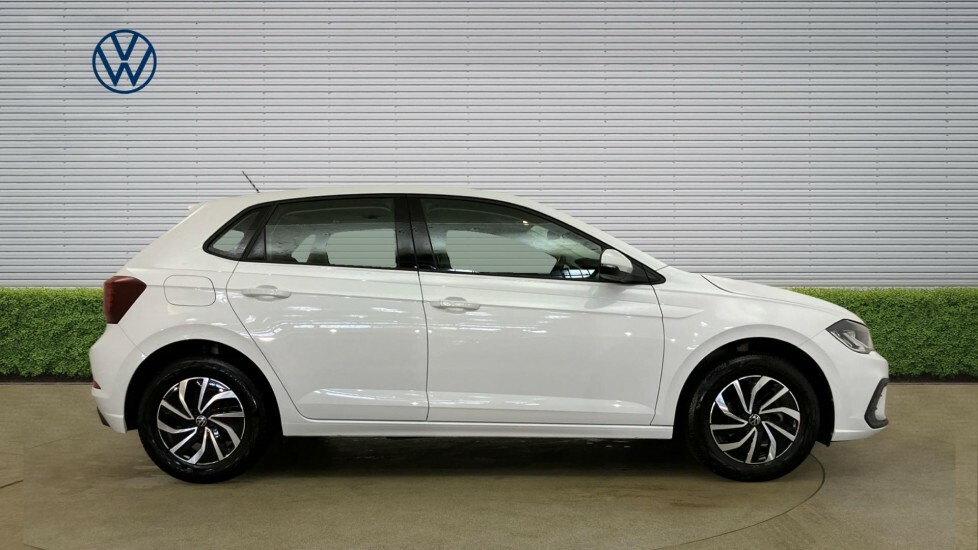 Volkswagen Polo Life White #4