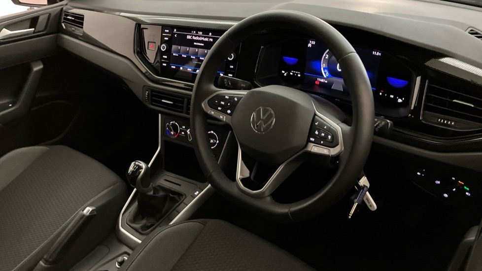 Volkswagen Polo Life White #6