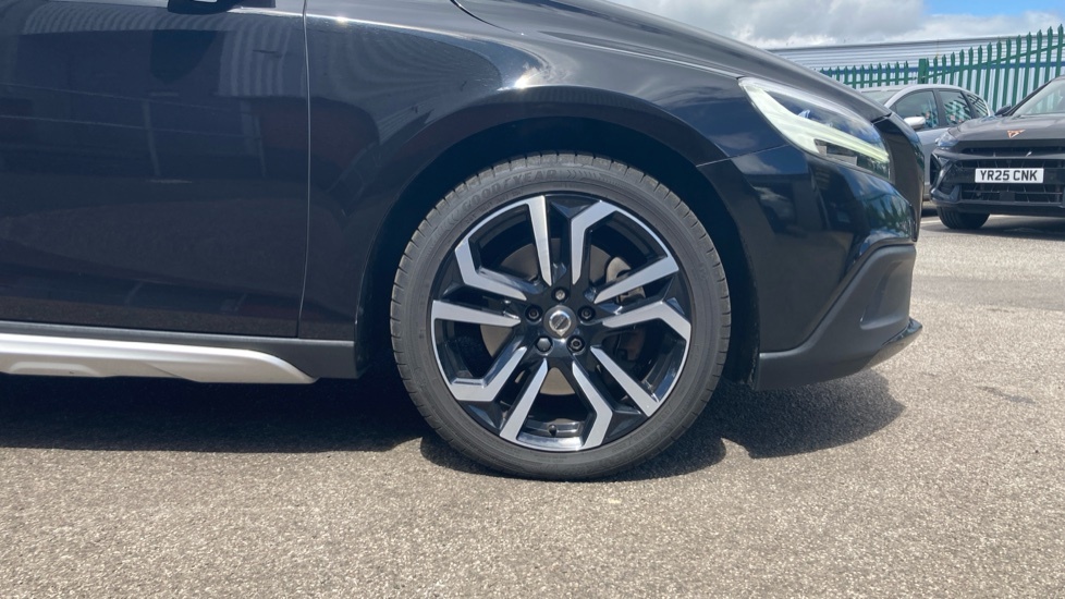 Volvo V40 Cross Country T3 150Bhp Pro - High Performance Soun Blue #20