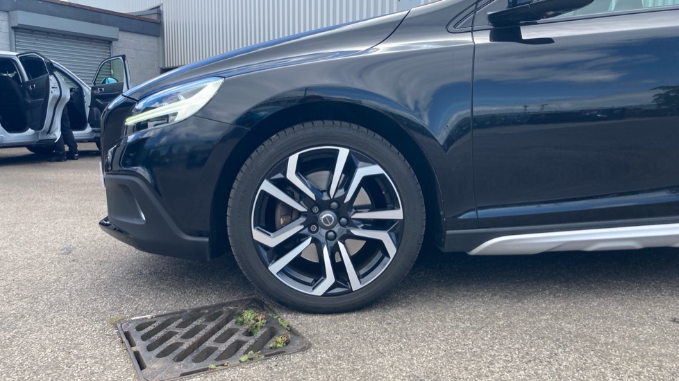 Volvo V40 Cross Country T3 150Bhp Pro - High Performance Soun Blue #22