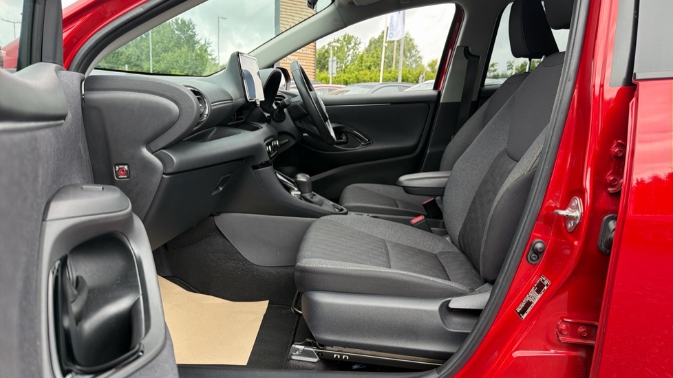 Toyota Yaris Design SH24YYW #4