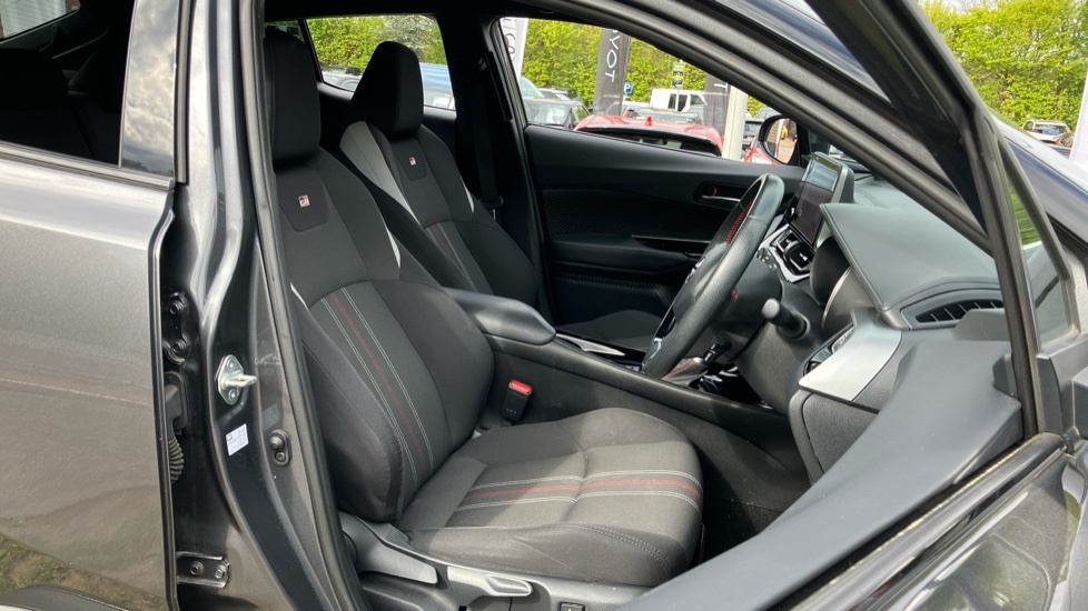 Toyota C-Hr 1.8 Vvt-h Excel Cvt Euro 6 Ss White #62
