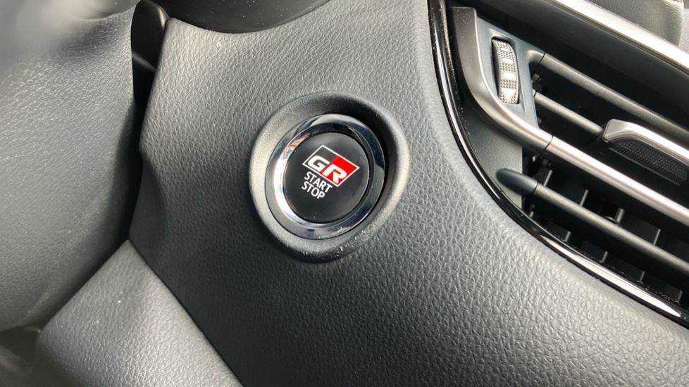 Toyota C-Hr 1.8 Vvt-h Excel Cvt Euro 6 Ss White #16