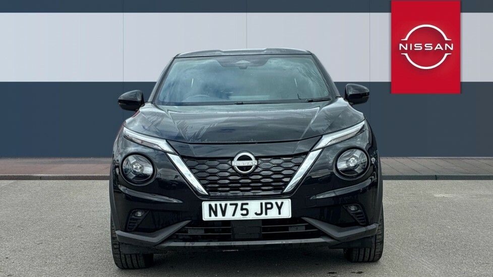 Nissan Juke Tekna Black #3