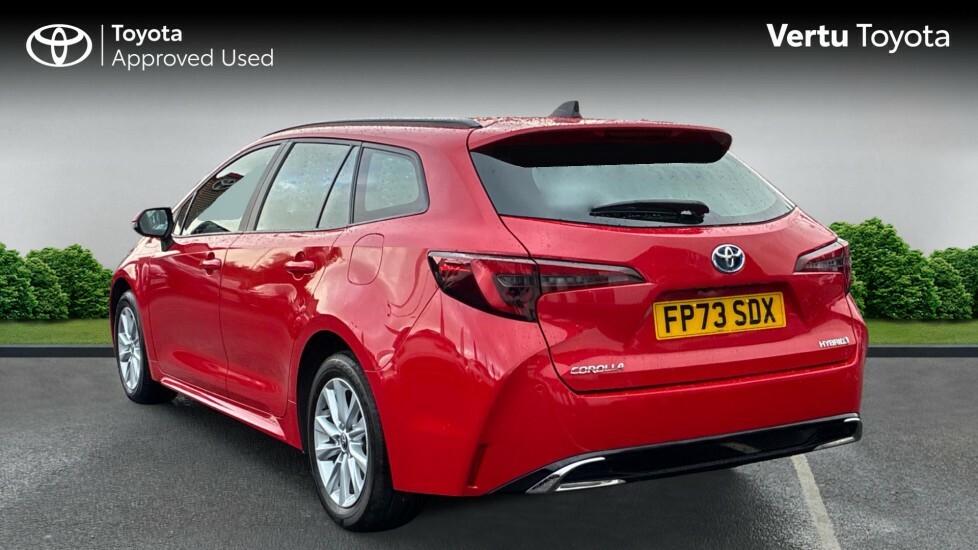 Toyota Corolla Icon Red #4