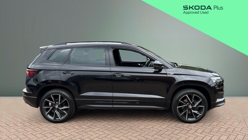 Skoda Karoq Sportline Black #4