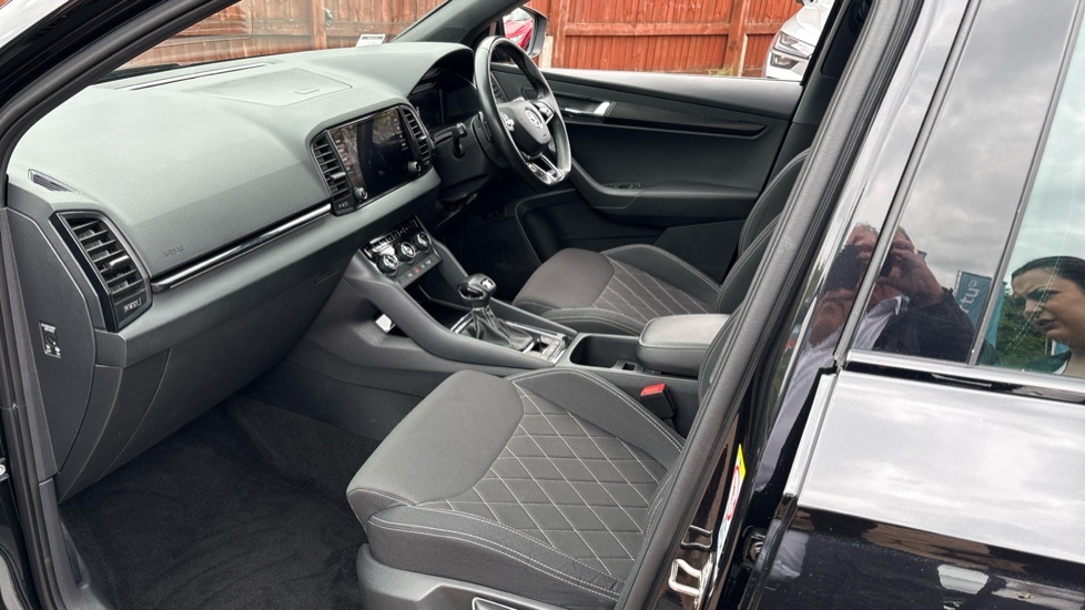 Skoda Karoq Sportline Black #2