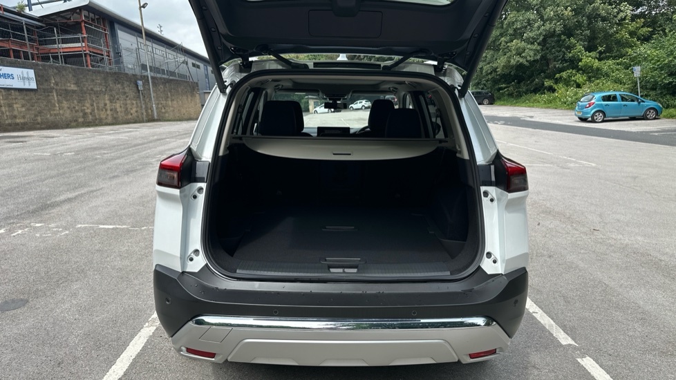 Nissan X-Trail Tekna White #4