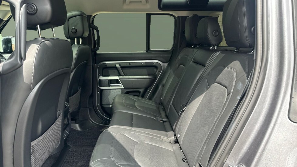 Land Rover Defender 110 Hse Grey #4