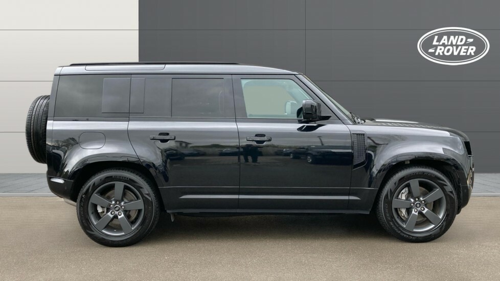 Land Rover Defender 130 X-dynamic Hse Black #5