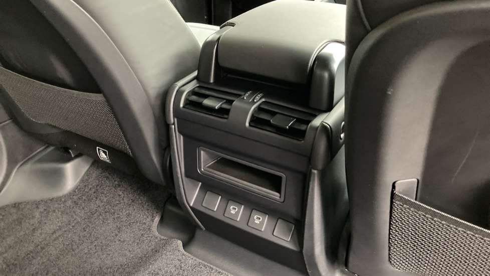 Land Rover Defender 130 3.0 P400 X 130 8 Seat Green #18