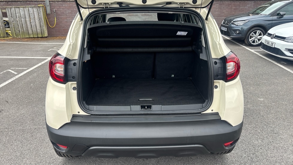 Renault Captur Play Black #4