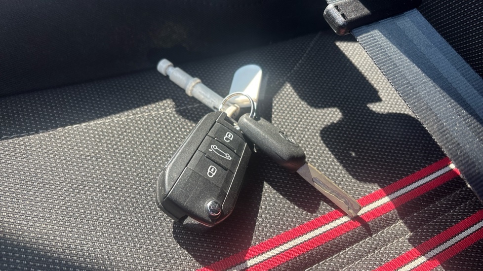 Vauxhall Corsa Sri White #4