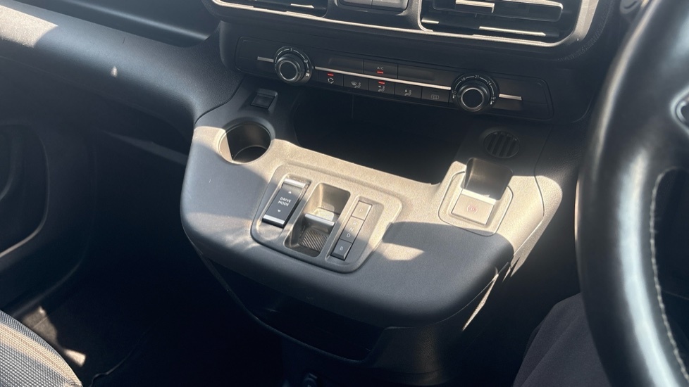 Vauxhall Combo-e Life 100Kw Se 50Kwh Black #14